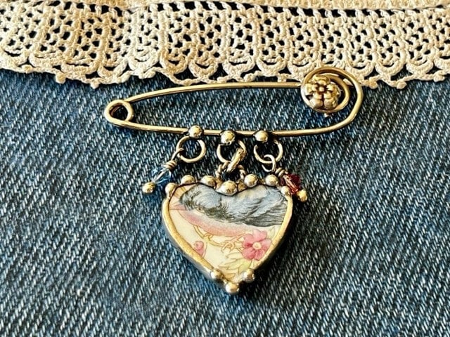 Brosche, Revers Pin, Gebrochener Porzellan Schmuck, Gelöteter Herz Blauer Vogel, Vogel Sterling Silber Anstecknadel, China Brosche, Revers Pin, Gebrochener Porzellan Schmuck, Gelöteter Herz Blauer Vogel, Vogel Sterling Silber Anstecknadel, China von Robinsnestcreation1