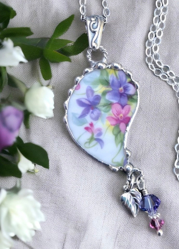 Halskette, Gebrochenes Porzellan Schmuck, Gebrochene Rosa Und Lila Veilchen, Paisley Anhänger, Sterling Silber Blatt, Gelötete Schmuck Halskette, Gebrochenes Porzellan Schmuck, Gebrochene Rosa Und Lila Veilchen, Paisley Anhänger, Sterling Silber Blatt, Gelötete Schmuck von Robinsnestcreation1