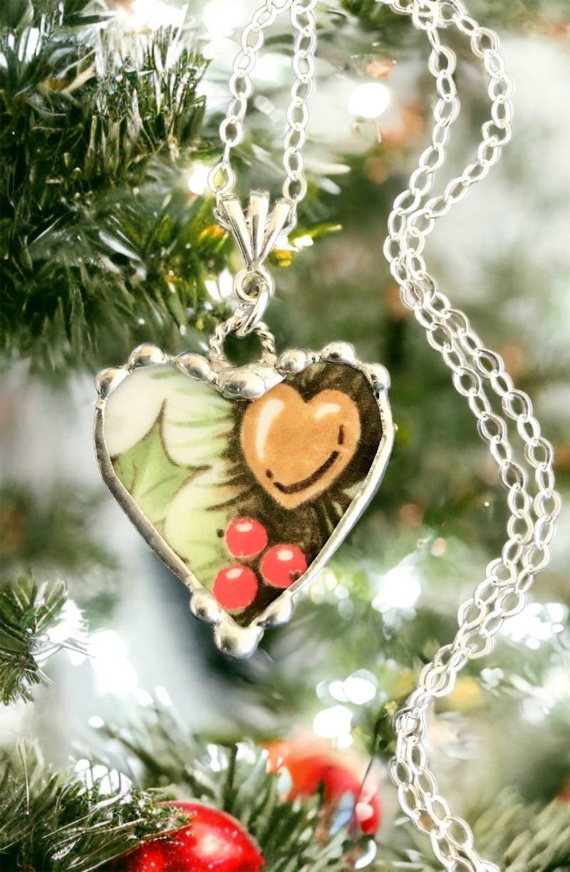 Halskette, Gebrochenes Porzellan Schmuck, Herz Anhänger, Weihnachts Schlittenfahrt, Weihnachtsherz, Gelötet Schmuck Halskette, Gebrochenes Porzellan Schmuck, Herz Anhänger, Weihnachts Schlittenfahrt, Weihnachtsherz, Gelötet Schmuck von Robinsnestcreation1