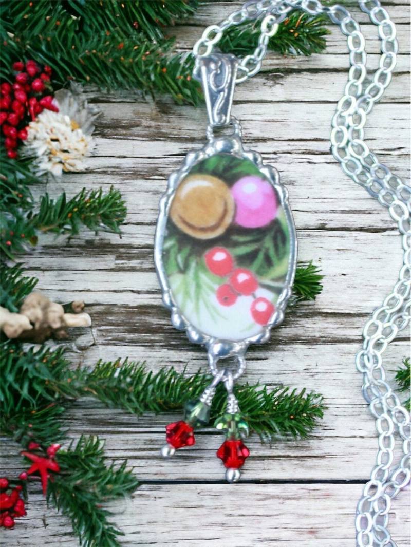 Halskette, Gebrochenes Porzellan Schmuck, Oval Anhänger, Weihnachten Schlittenfahrt, Sterling Silber Charm Zubehör, Gelötet Schmuck Halskette, Gebrochenes Porzellan Schmuck, Oval Anhänger, Weihnachten Schlittenfahrt, Sterling Silber Charm Zubehör, Gelötet Schmuck von Robinsnestcreation1