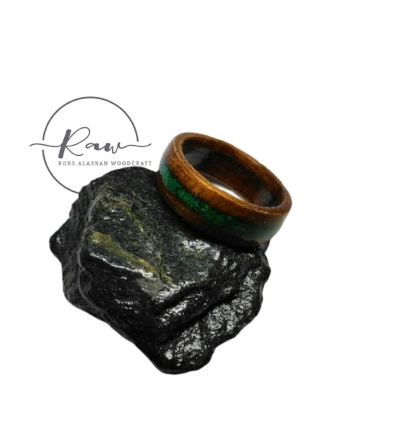 Hickory Und Malachit Bent Holz Ring Hickory Und Malachit Bent Holz Ring von RobsAlaskanWoodcraft