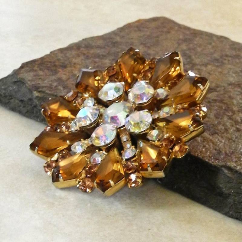 Vintage Topas Strass Brosche Große Aurora Borealis Anstecknadel Vintage Topas Strass Brosche Große Aurora Borealis Anstecknadel von RocaFineAndDandy