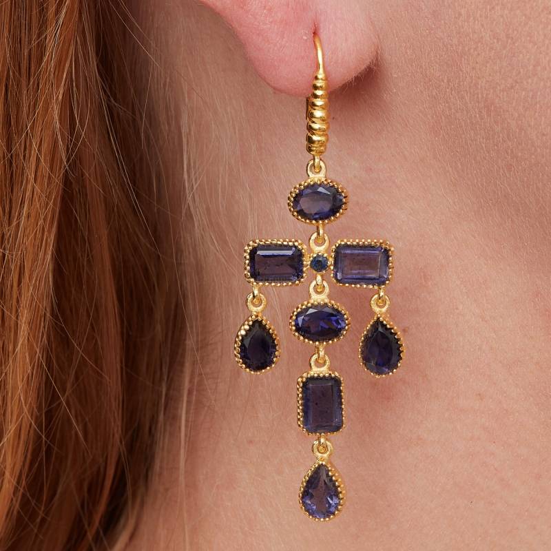 Iolith Mehrfach Vergoldete Kronleuchter Ohrringe, 18K Vergoldetes Sterling Silber, Tiefblaue Statement Party Ohrringe von Rochejewels
