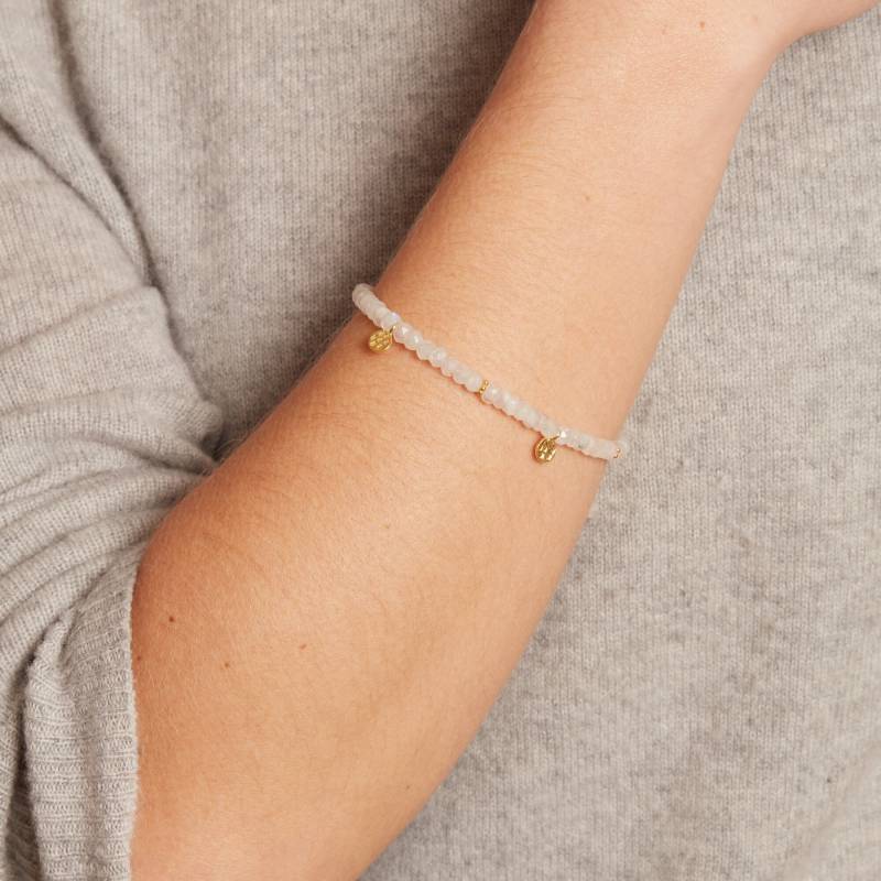 Mondstein Perlen Armband Goldscheiben, Juni Geburtsstein, Sterling Silber von Rochejewels