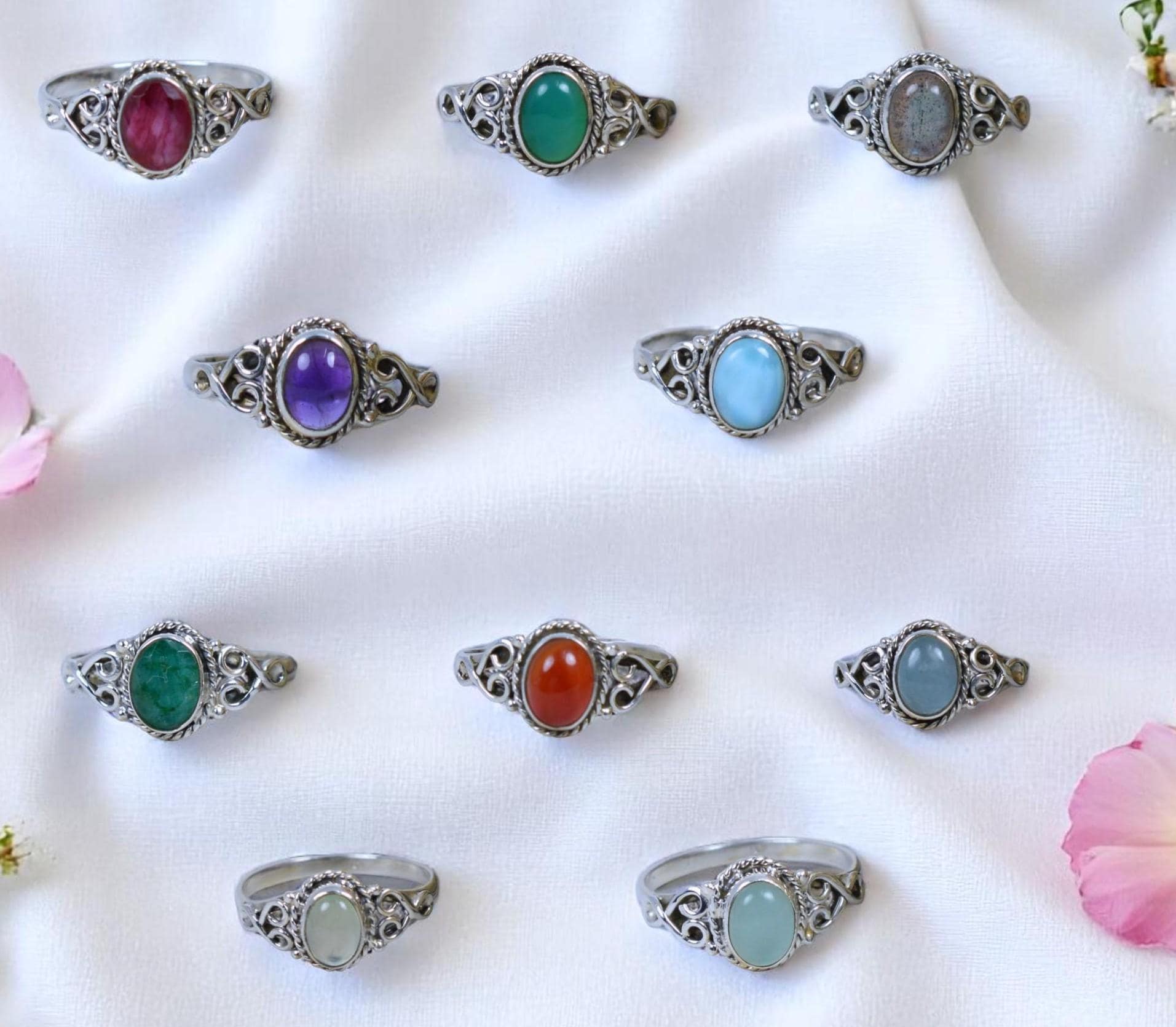 925 Sterling Silber Natürlicher Granat /Opalit /Aquamarin /Karneol /Chalzedon /Prehnit /Labradorit /Onyx Oval Form Minimalist Boho Ring 925 Sterling Silber Natürlicher Granat /Opalit /Aquamarin /Karneol /Chalzedon /Prehnit /Labradorit /Onyx Oval Form Minimalist Boho Ring von Rock925Jewels