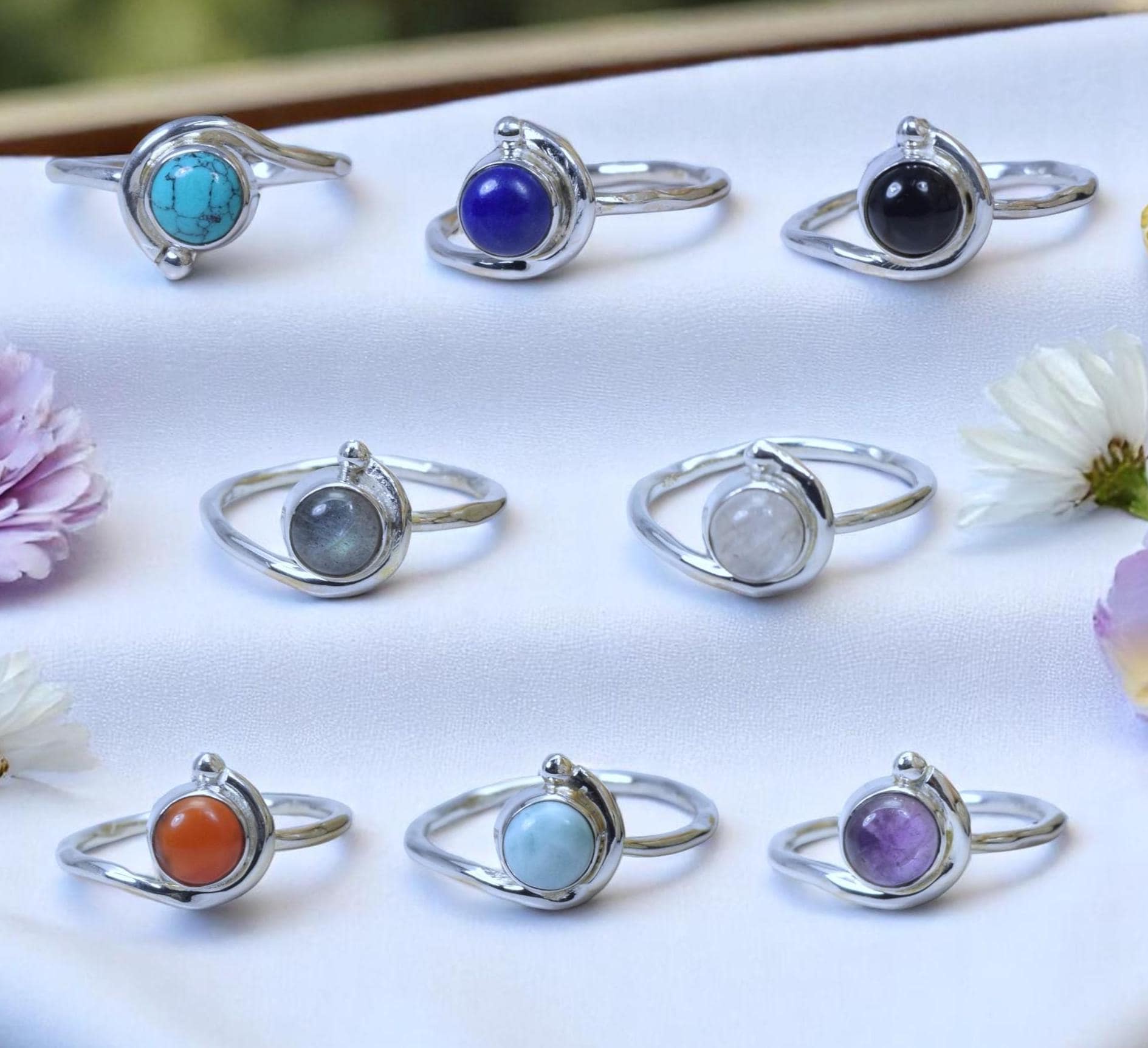 925 Sterling Silber Natur /Larimar /Lapis Lazuli /Malachit /Rutil /Karneol /Amethyst /Onyx Runde Form Zierlicher Boho Ring 925 Sterling Silber Natur /Larimar /Lapis Lazuli /Malachit /Rutil /Karneol /Amethyst /Onyx Runde Form Zierlicher Boho Ring von Rock925Jewels