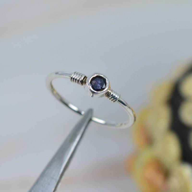 Geschliffener Blauer Iolith-Edelsteinring Aus 925Er Sterlingsilber ~ Handgefertigter Schmuck Eleganter Ring Geburtsstein Des Monats Januar Geschenk von Rock925Jewels