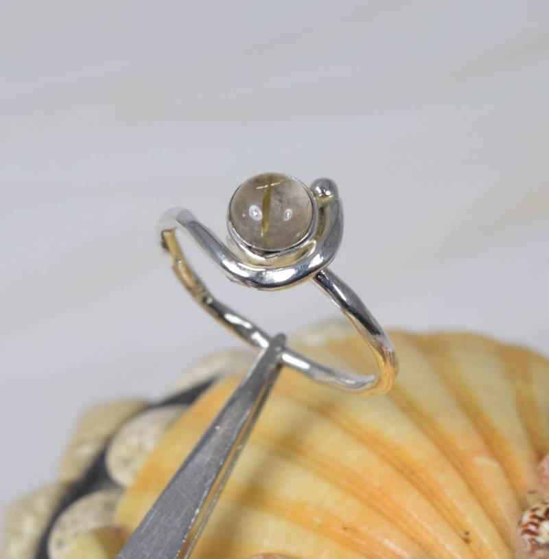Golden Rutil 925 Sterling Silber Edelstein Ring ~ Designer Runde Form Handgemachter Gold Geschenk Für Sie von Rock925Jewels