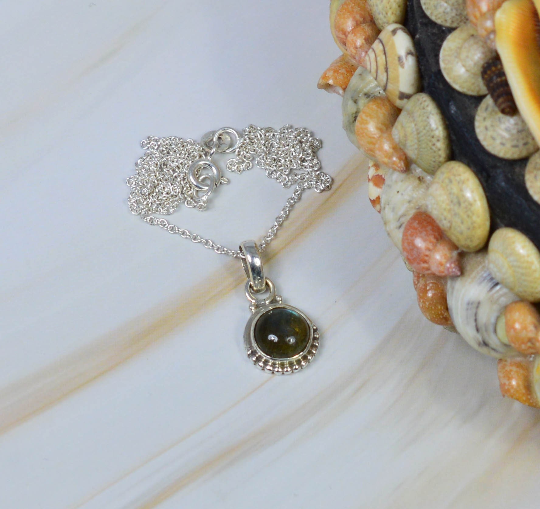 Labradorit 925 Sterling Silber Edelstein Kettenanhänger Mit Oder Ohne Kette ~ Runder Anhänger Handgemachter Schmuck Geschenk Zum Jahrestag von Rock925Jewels