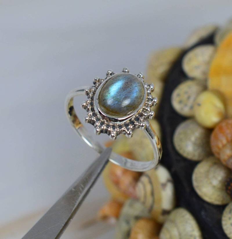 Labradorit-Edelsteinring Aus 925Er Sterlingsilber, Handgefertigter Schmuck, Ovale Form, Eleganter Ring, Geburtsstein März, Geschenk Für Sie von Rock925Jewels