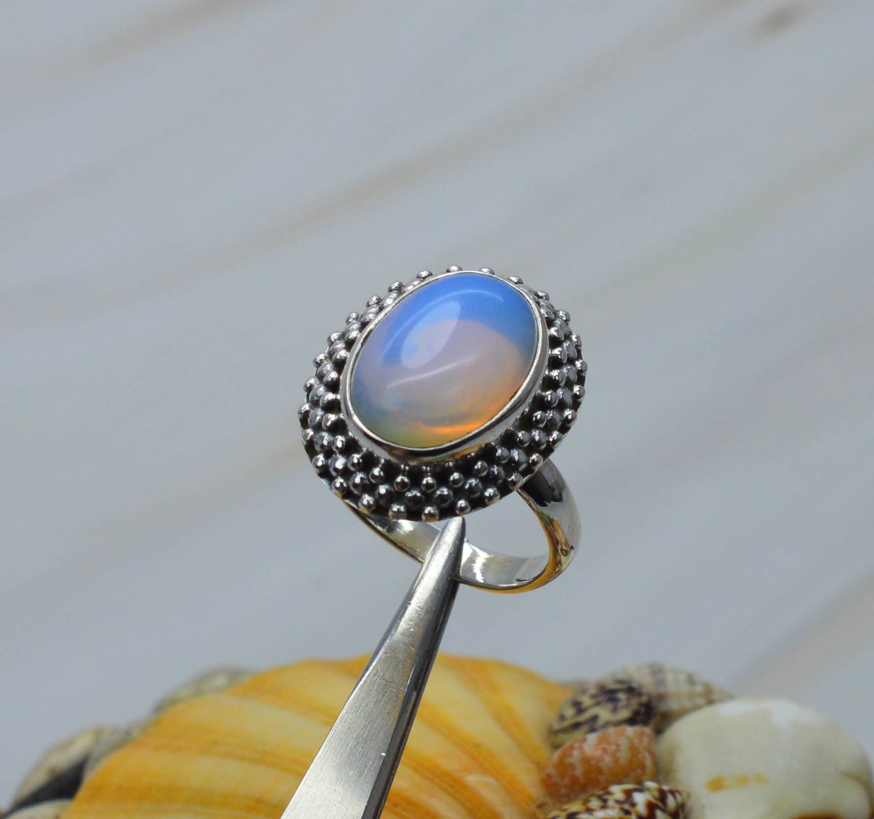 Milchig Opalit 925 Sterling Silber Edelstein Ring ~ Handgemachter Schmuck Designer Oval Form Eleganter Geschenk Für Jahrestag Milchig Opalit 925 Sterling Silber Edelstein Ring ~ Handgemachter Schmuck Designer Oval Form Eleganter Geschenk Für Jahrestag von Rock925Jewels