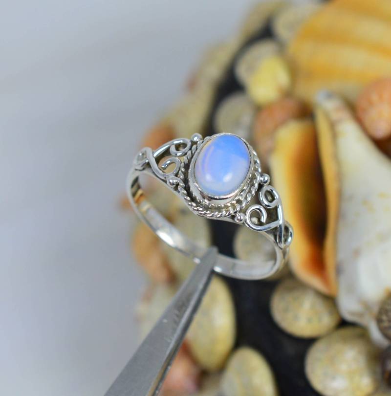 Milky Opalith 925 Sterling Silber Designer Ring ~ Eleganter Opalit Oval Form Handgemachter Schmuck Geschenk Für Sie von Rock925Jewels
