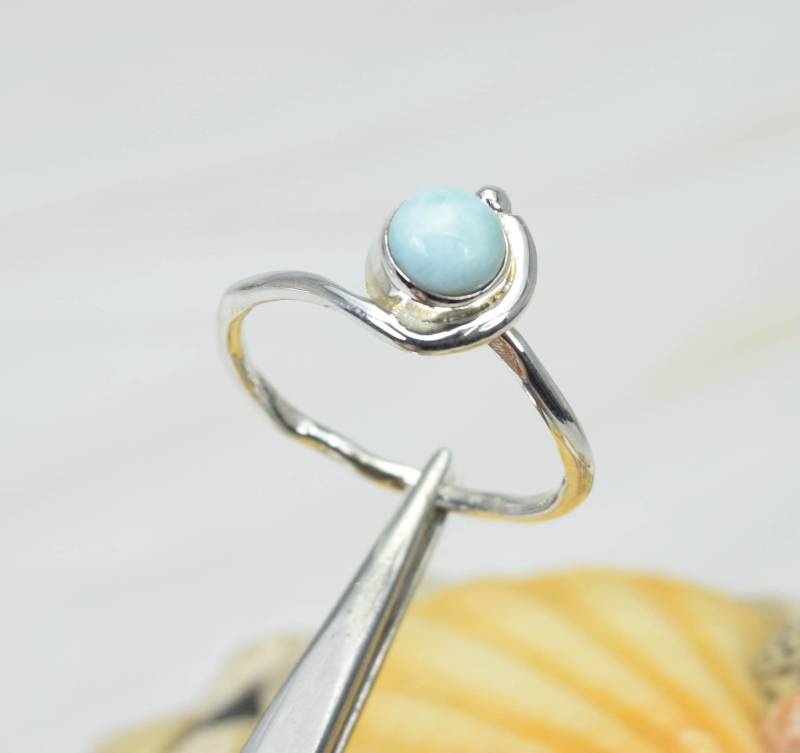 Natürlicher Blauer Larimar Edelstein Ring 925 Sterling Silber ~ Schmuck Handgemachter Eleganter Runde Form Geschenk Für Sie von Rock925Jewels