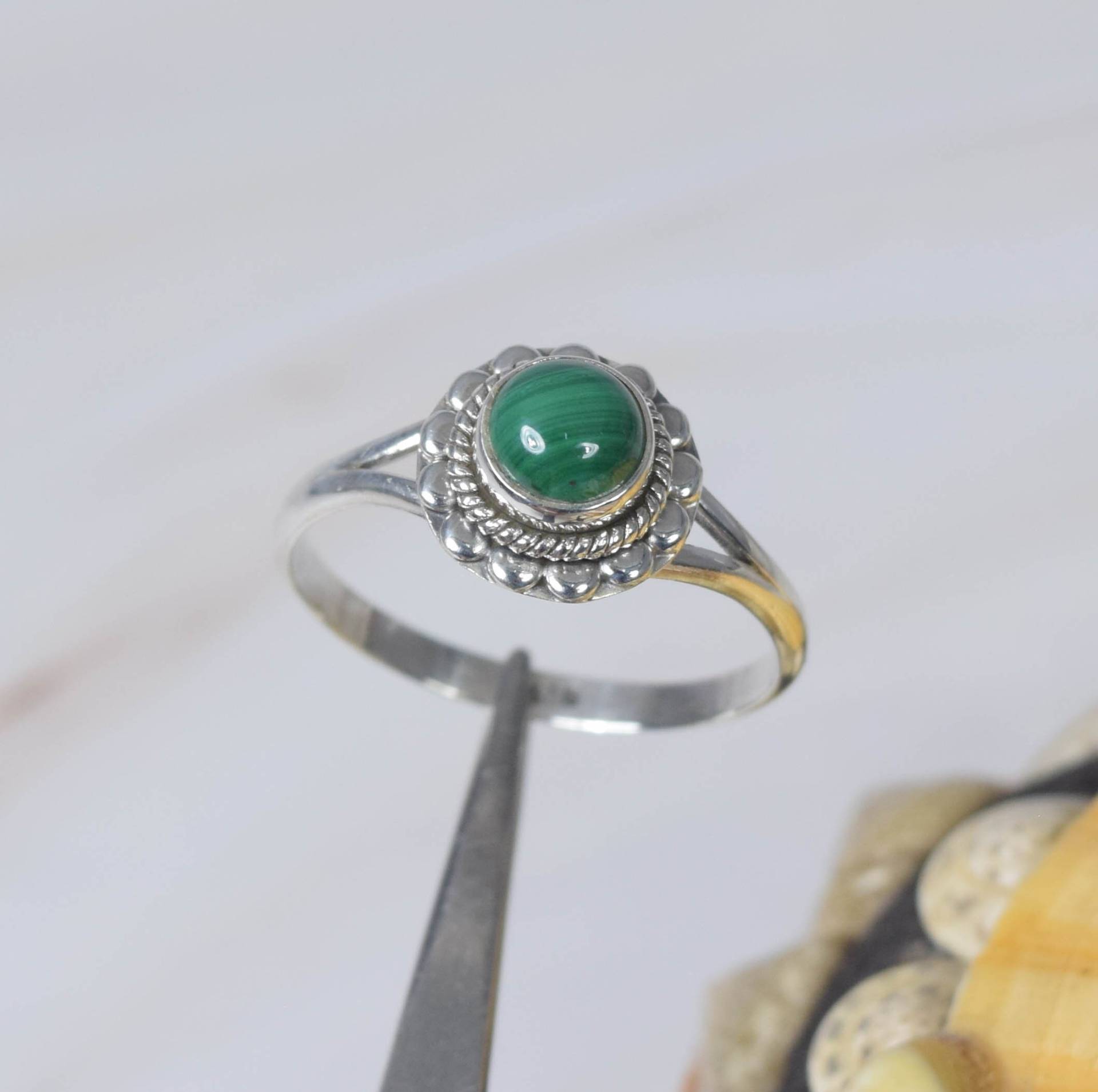 Natürlicher Grüner Malachit 925 Sterling Silber Edelsteinring ~ Statement-Ring Designer-Ring Eleganter Ring Runde Form Geschenk Für Sie Natürlicher Grüner Malachit 925 Sterling Silber Edelsteinring ~ Statement-Ring Designer-Ring Eleganter Ring Runde Form Geschenk Für Sie von Rock925Jewels