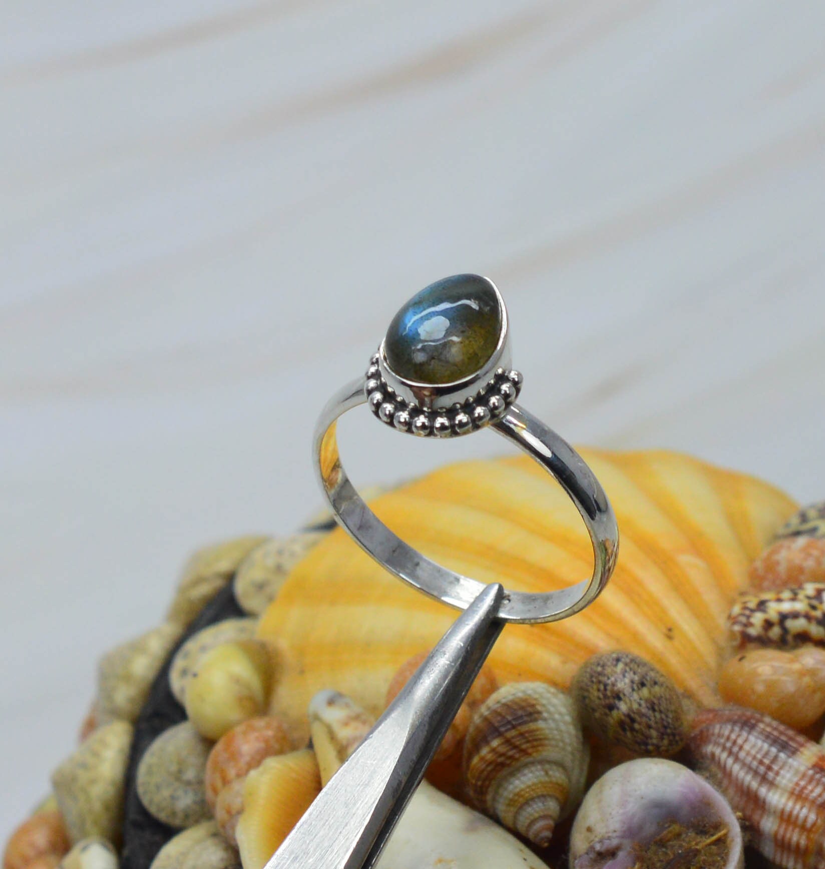 Natürlicher Labradorit 925 Sterling Silber Designer Ring - Birnenform Edelstein Handgemachter Schmuck -Weihnachtsgeschenk Schwarzer Mondstein Natürlicher Labradorit 925 Sterling Silber Designer Ring - Birnenform Edelstein Handgemachter Schmuck -Weihnachtsgeschenk Schwarzer Mondstein von Rock925Jewels