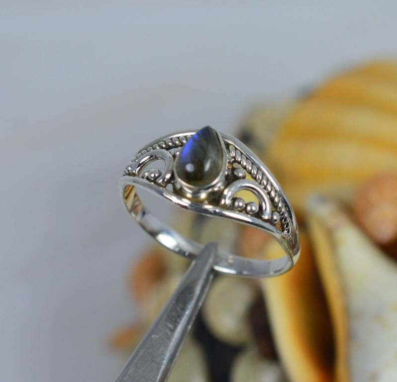 Natürlicher Labradorit 925 Sterling Silber Designer Ring - Birnenförmiger Handgemachter Weihnachtsgeschenk Edelsteinschmuck von Rock925Jewels