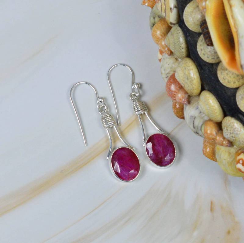 Roter Rubin 925 Sterlingsilber Edelstein Facettierten Haken Ohrring ~ Designer Ovale Form Schmuck Handgemachter Geschenk Für Jahrestag von Rock925Jewels
