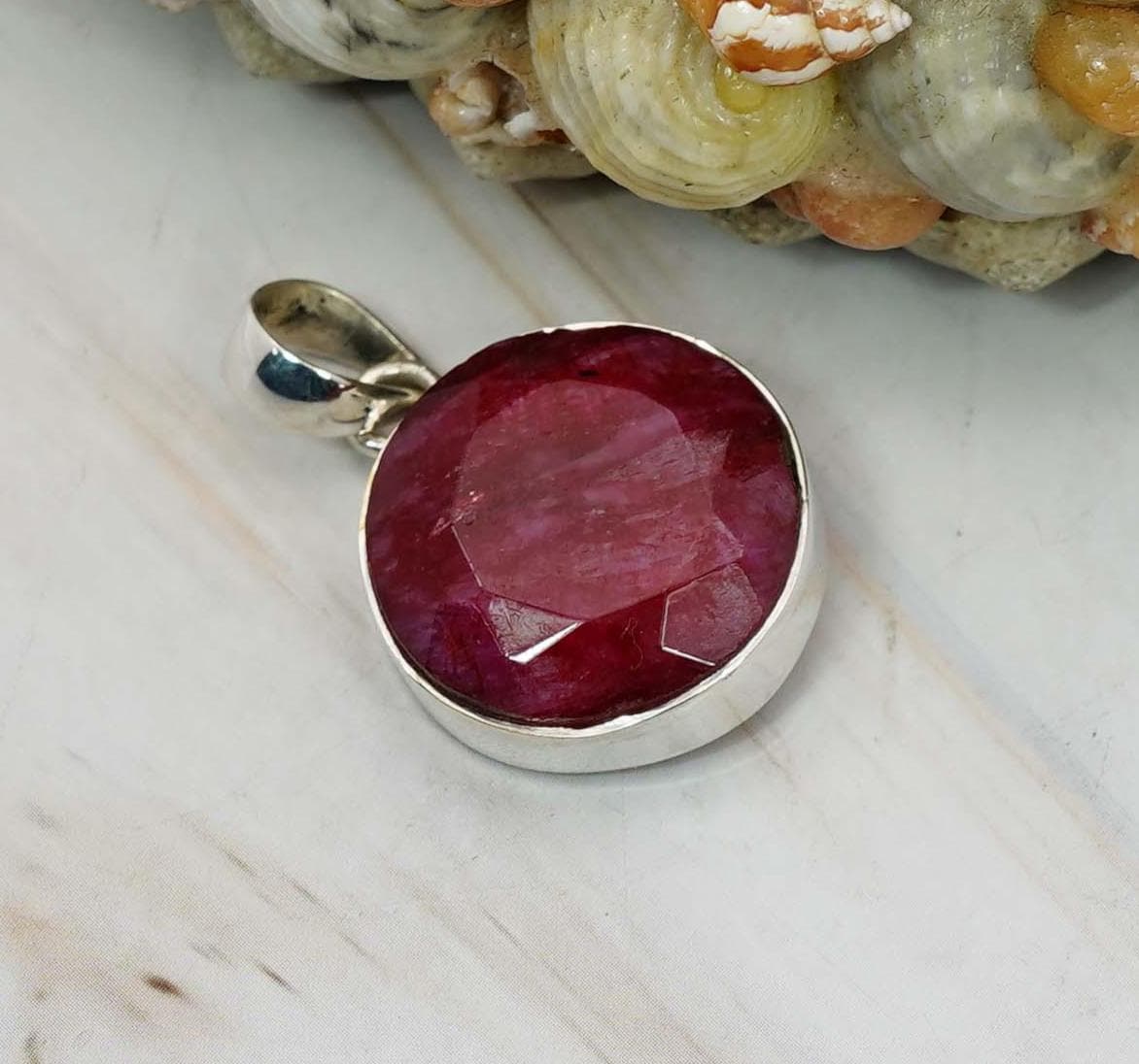 Roter Rubin 925 Sterling Silber Facettierter Edelstein Anhänger, Juli Geburtsstein, Runde Form Handgemachter Schmuck, Geschenk Für Weihnachten Roter Rubin 925 Sterling Silber Facettierter Edelstein Anhänger, Juli Geburtsstein, Runde Form Handgemachter Schmuck, Geschenk Für Weihnachten von Rock925Jewels