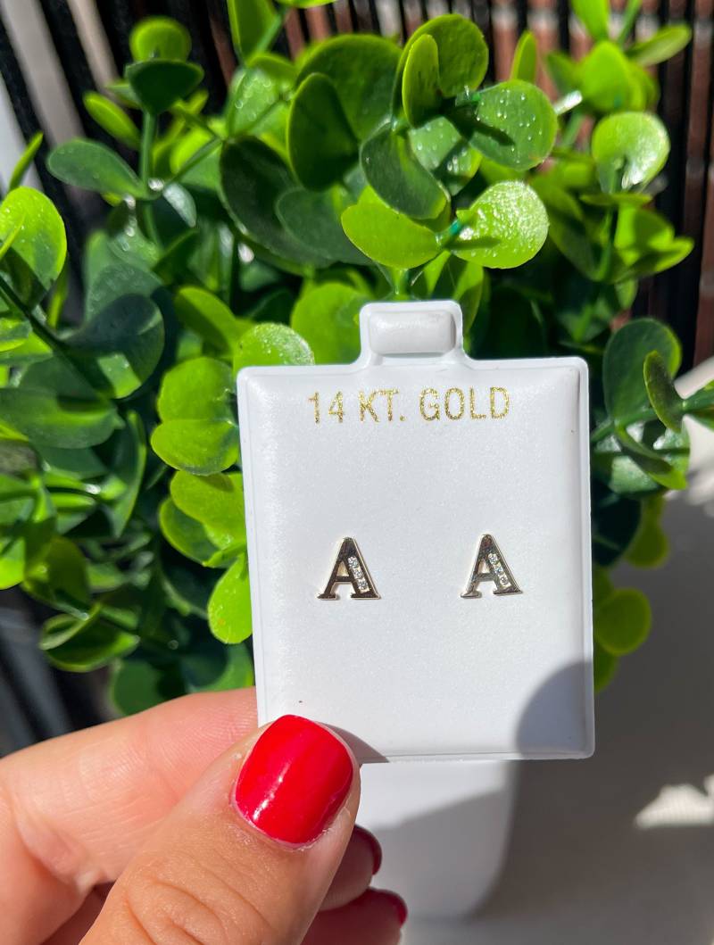 14K Solid Gold Brief Erste Ohrstecker. Buchstaben A-Z Initial von RockAStud