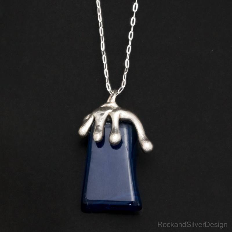 Trommelstein Sodalith Sterling Silber Anhänger - One-Of-A-Kind- Rock Solid 925 von RockAndSilverDesign