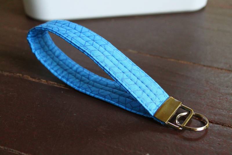 Blauer Kleiner Hex Schlüsselanhänger | Schlüsselhalter Blauer Kleiner Hex Schlüsselanhänger | Schlüsselhalter von RockBabyScissors