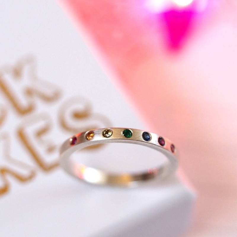 Schmaler Regenbogen Ring/Recyceltes Sterling Silber Saphir Rubin Smaragd Amethyst Edelstein Rockcakes von RockCakes
