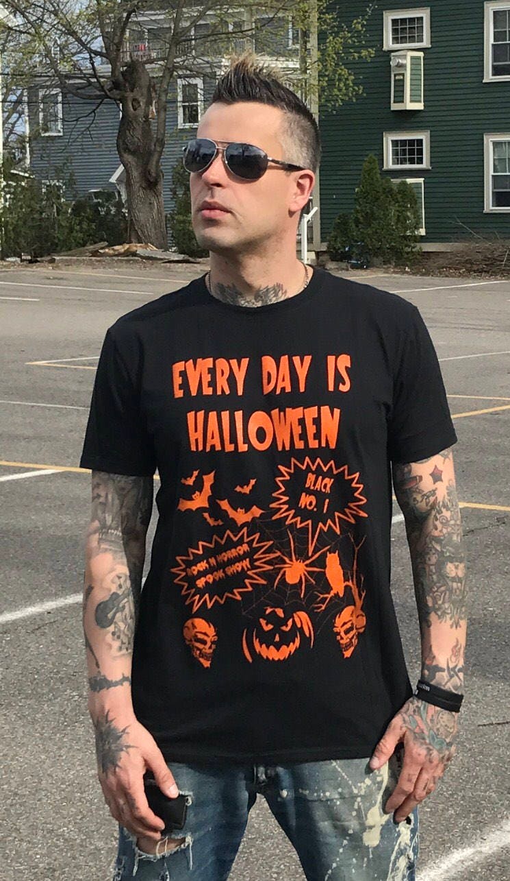Jeder Tag Ist Halloween - T-Shirt von RockNhorrorApparel