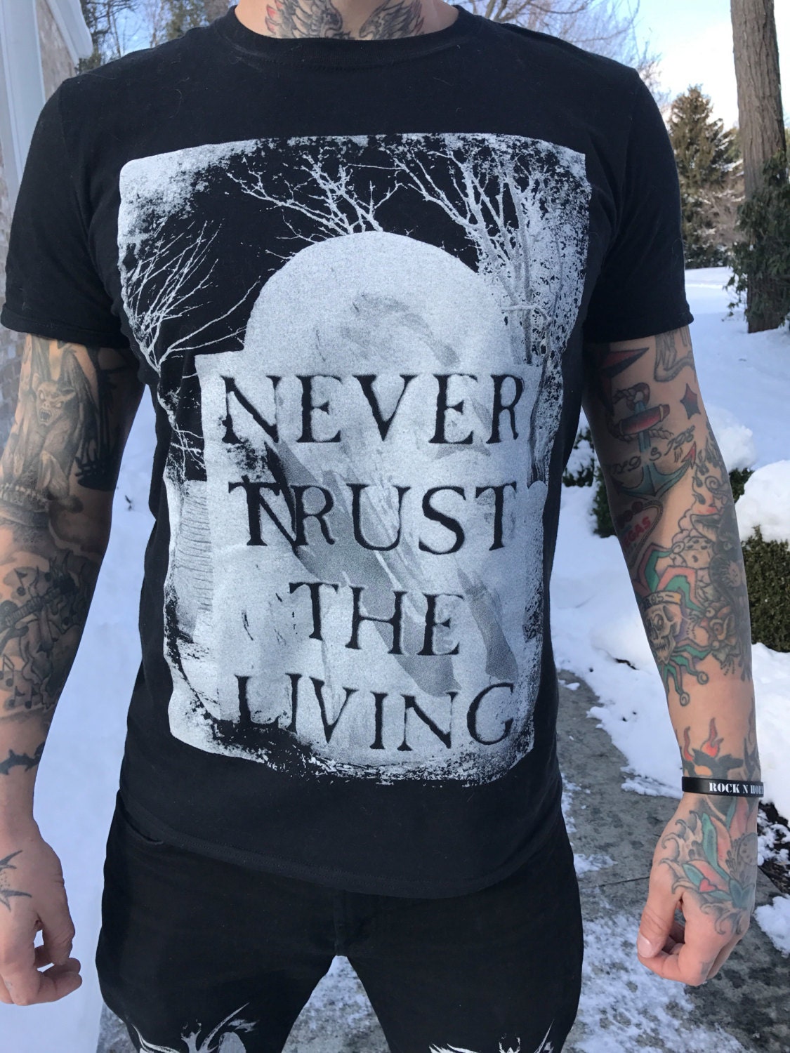Traue Niemals Den Lebenden von RockNhorrorApparel