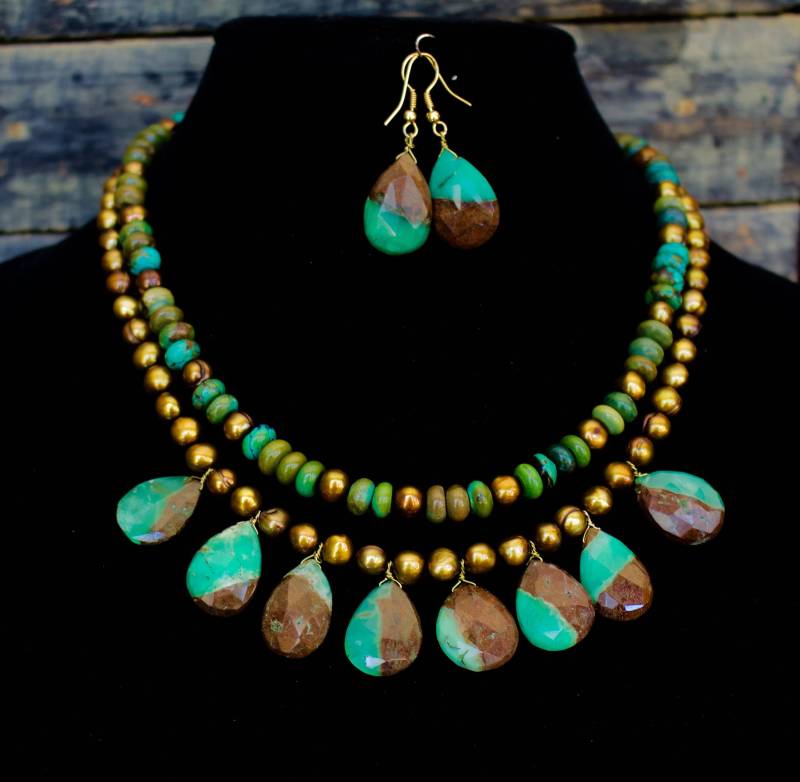 Atemberaubende 2 Stränge Von Chrysopras Brioletten Mit Echtem Türkis Und Runden Goldenen Perlen Passenden Ohrringen von RockRichGems