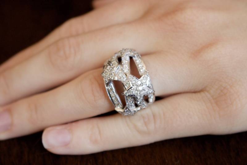 Diamanten. 18K Massives Riesiges Weißgold Mit Diamanten Designer Stil Ring. Größe 6 1/4 von RockRichGems