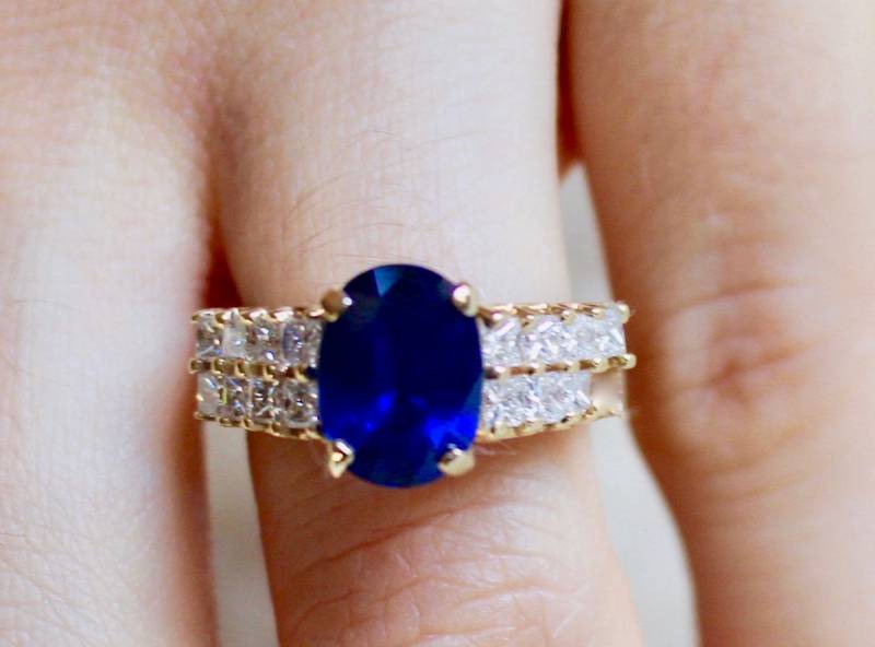 Exquisites 3Ct. Echter Unbehandelter Blauer Saphir Mit 1.5 Ct. Heller, Sauberer Diamant in 18K Massivem Goldring. Größe 5.5. Verlobungsring von RockRichGems