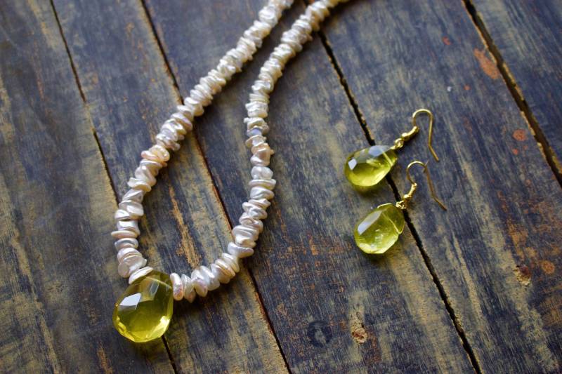 Handgemachte Keshi Perlen, Lemon Quarz Halskette Mit Passenden Ohrringe von RockRichGems