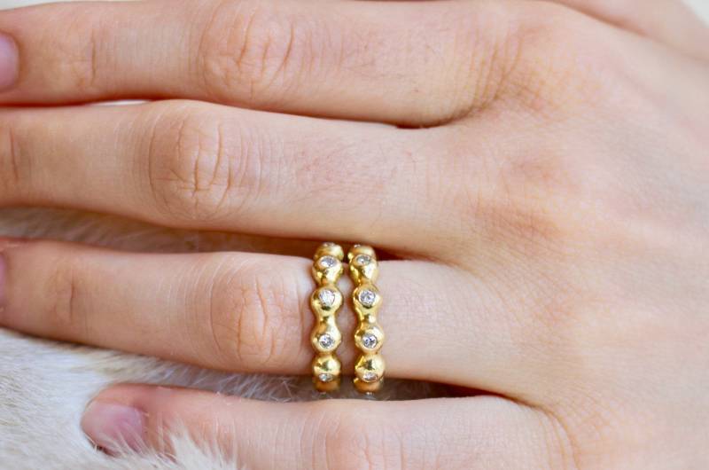 Prächtiger 20K Solides Gelbgold Mit Rundum Hellen Diamanten Eternity Ring. Größe 5, 75 Ist Der Preis Für Einen von RockRichGems