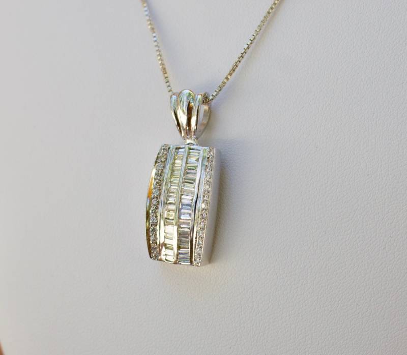 Prächtiger 750Er Weißgold Und Diamanten Anhänger von RockRichGems