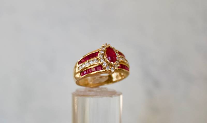 Rubin. Echter Rubin Und Diamant in Solidem 14K Gelbgold Ring. Größe 18cm von RockRichGems