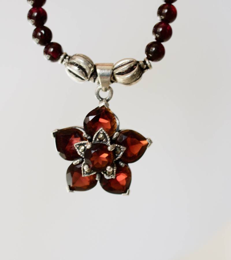 Schöne Handgemachte Sterling Silber Mit Echten Roten Granat Halskette Und Passenden Ohrringen von RockRichGems