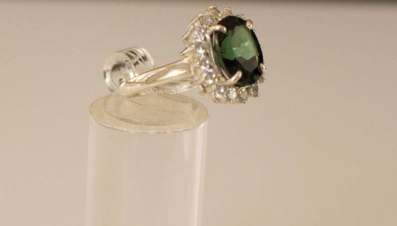 Schöne Sterling Silber Mit Echten Dunkelgrünen Turmalin Und Cz. Größe 7 von RockRichGems