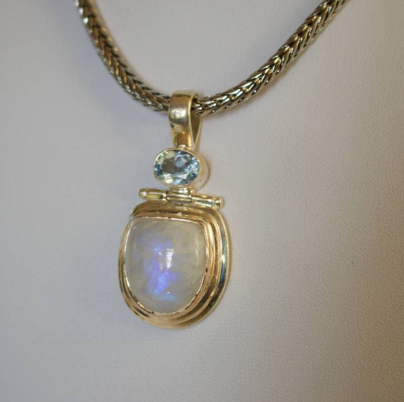 Schöne Sterling Silber Mit Mondstein Und Blautopas Anhänger von RockRichGems