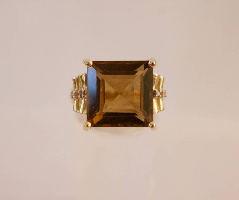 Silber. Topas. Massiver 10K Solid Gold Mit 14x14 Mm Cognac Farbe Topas Im Smaragdschliff Diamant Akzent Ring. Größe 6 von RockRichGems