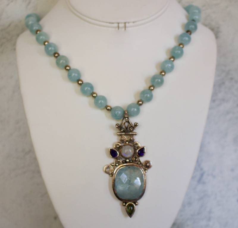 Strang Von 12mm Runden Aquamarin Perlen Mit Großem Anhänger in Sterling Silber Halskette Passenden Ohrringen von RockRichGems