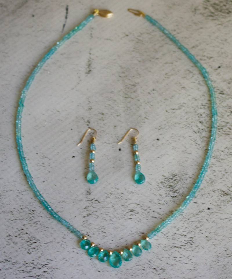 Wunderschöne Handgemachte Echte Aqua/Paraiba Farbe Apatit Mit 14K Gold Halskette Passenden Ohrringen von RockRichGems