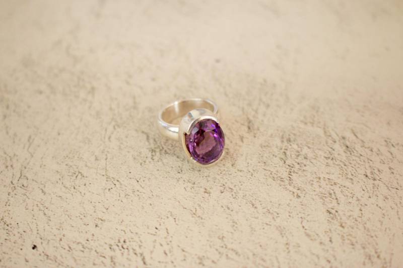 sterling Silber. Amethyst. Schöne Silber Und Echte Amethyst Ring. Größe 7 von RockRichGems