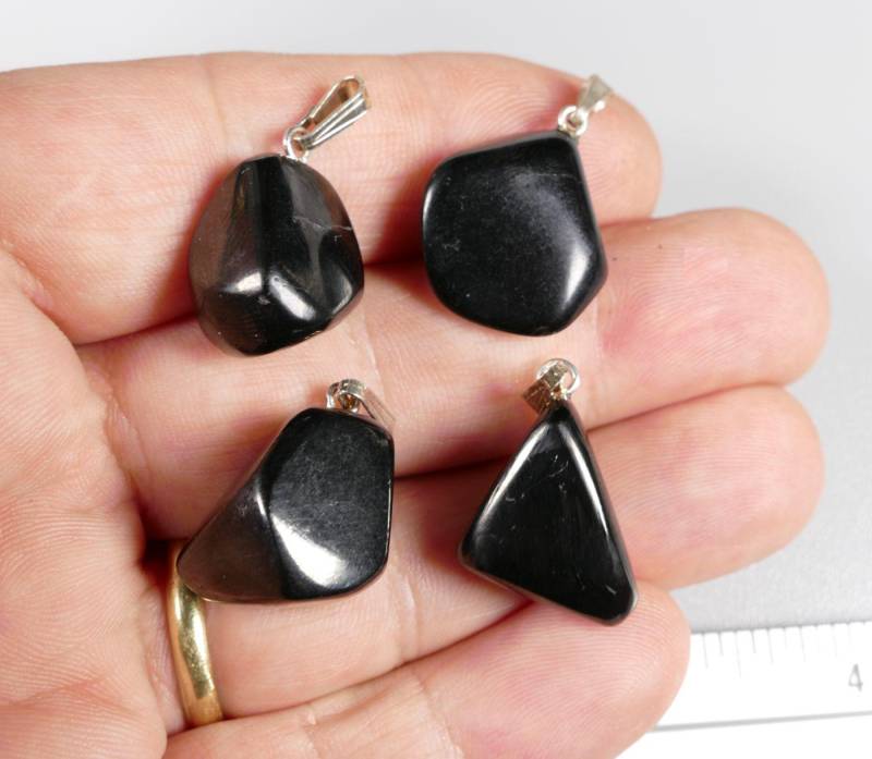 Jet | Gagat Anhänger Mit 925 Silber Anhängerschlaufe - Zufällig Ausgewählt 1 von RockShopCZ