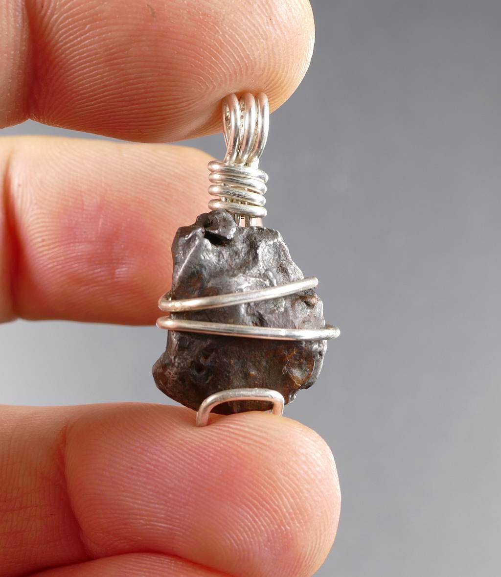 Seltene Sikhote Alin Eisen Meteorit Kupferdraht Wickelanhänger | Coa & Box #pw Seltene Sikhote Alin Eisen Meteorit Kupferdraht Wickelanhänger | Coa & Box #pw von RockShopCZ