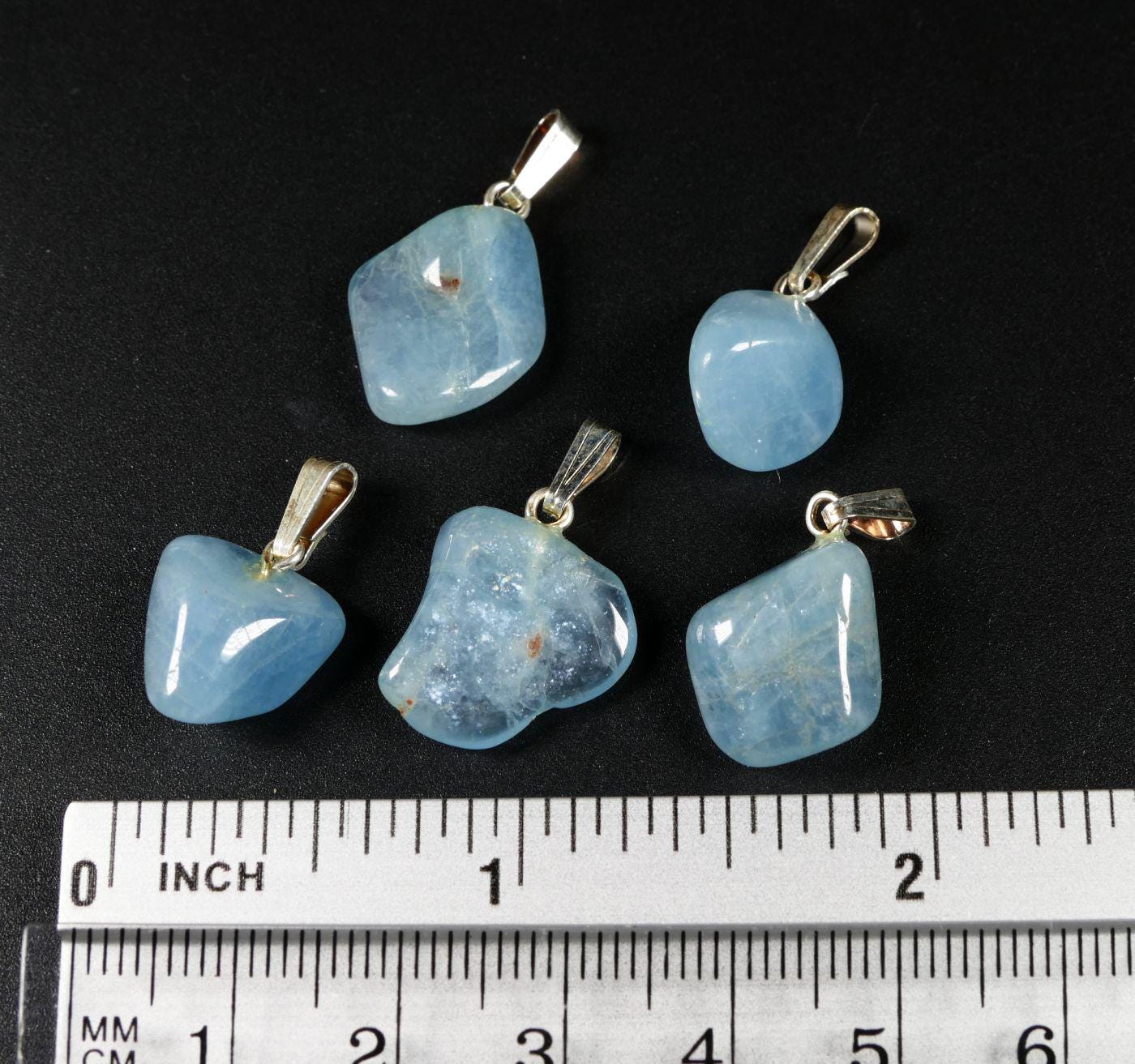 Simbabwe Blauer Aquamarin Anhänger Mit 925Er Silber Schlaufe - Zufällig Ausgewählt 1 Simbabwe Blauer Aquamarin Anhänger Mit 925Er Silber Schlaufe - Zufällig Ausgewählt 1 von RockShopCZ