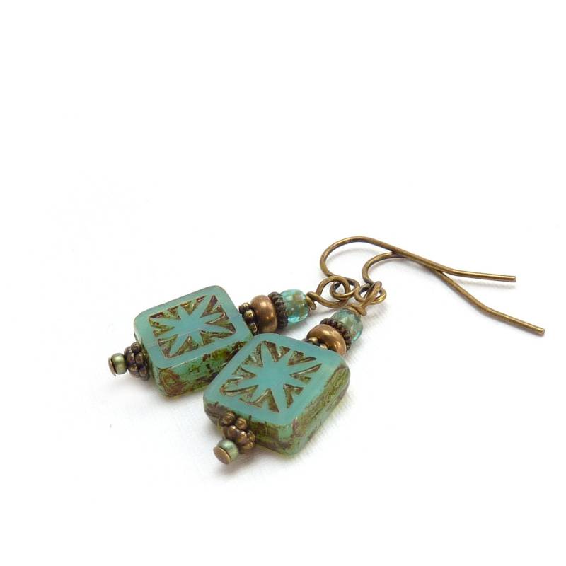 Türkis Glas Perle Boho Ohrringe - Geschnitzte Quadrat Picasso Perlen Antik Bronze Aqua Blau Handgemachte Türkis Glas Perle Boho Ohrringe - Geschnitzte Quadrat Picasso Perlen Antik Bronze Aqua Blau Handgemachte von RockStoneTreasures