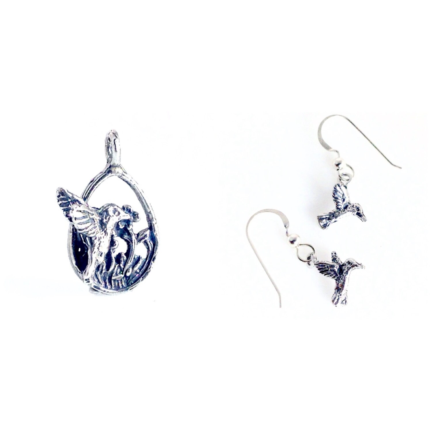 Kolibri Set, Sterling Silber, Kleine Blume Anhänger Und Ohrringe, Von Hand Gegossen Don Norris. Macht Ein Großes Geschenk, Werden Sie Sie Auch Lieben Kolibri Set, Sterling Silber, Kleine Blume Anhänger Und Ohrringe, Von Hand Gegossen Don Norris. Macht Ein Großes Geschenk, Werden Sie Sie Auch Lieben von RockWrapsandStones