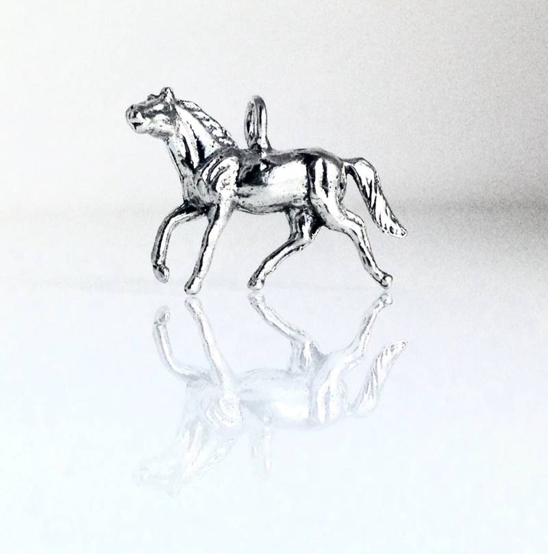Running Horse Anhänger, Mein Bestes Pferd, Und Meistverkaufte Pferd Gegossen in Sterling Silber Durch Die Verlorene Wachs-Casting-Methode Running Horse Anhänger, Mein Bestes Pferd, Und Meistverkaufte Pferd Gegossen in Sterling Silber Durch Die Verlorene Wachs-Casting-Methode von RockWrapsandStones