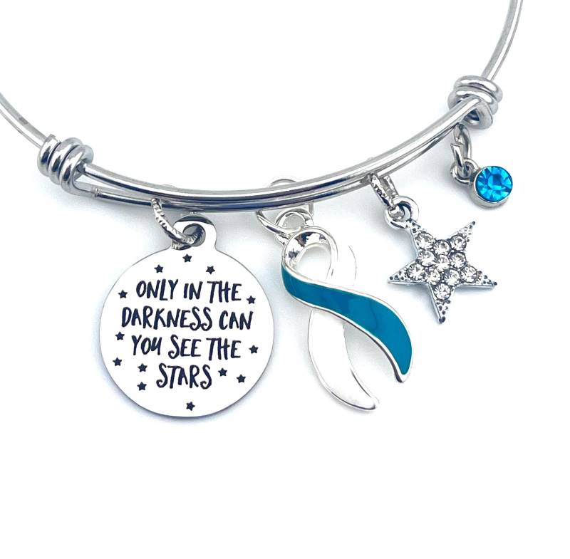 Cervical Cancer Survivor/Awareness Charm Armband - Türkisblauer Und Weißer Bandanhänger Nur in Der Dunkelheit Können Sie Die Sterne Sehen von RockYourCauseJewelry