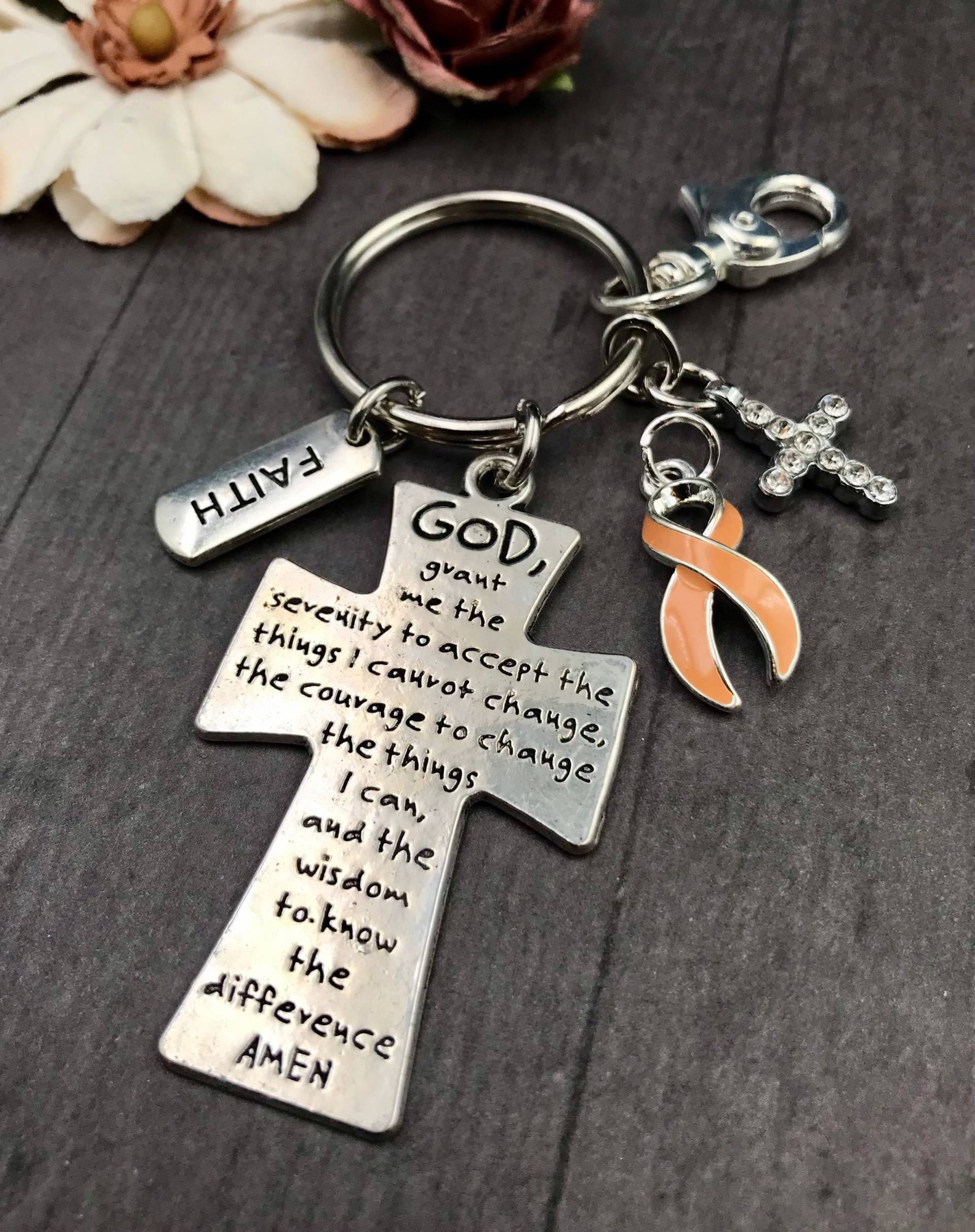 Gefäßkrebs-Bewusstsein Schlüsselbund - Pfirsich Band Charme Gelassenheit Gebets Kreuz von RockYourCauseJewelry